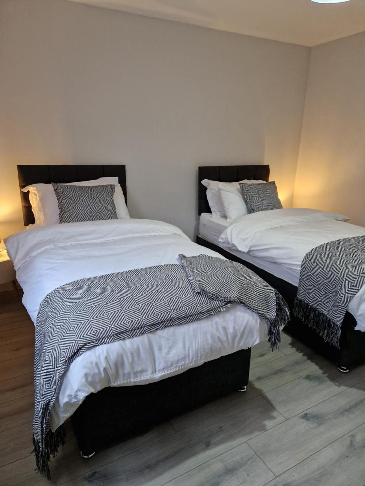 Stylish 2 Bed Home- Short Walk To Tottenham Stadium/Stations London Exterior photo