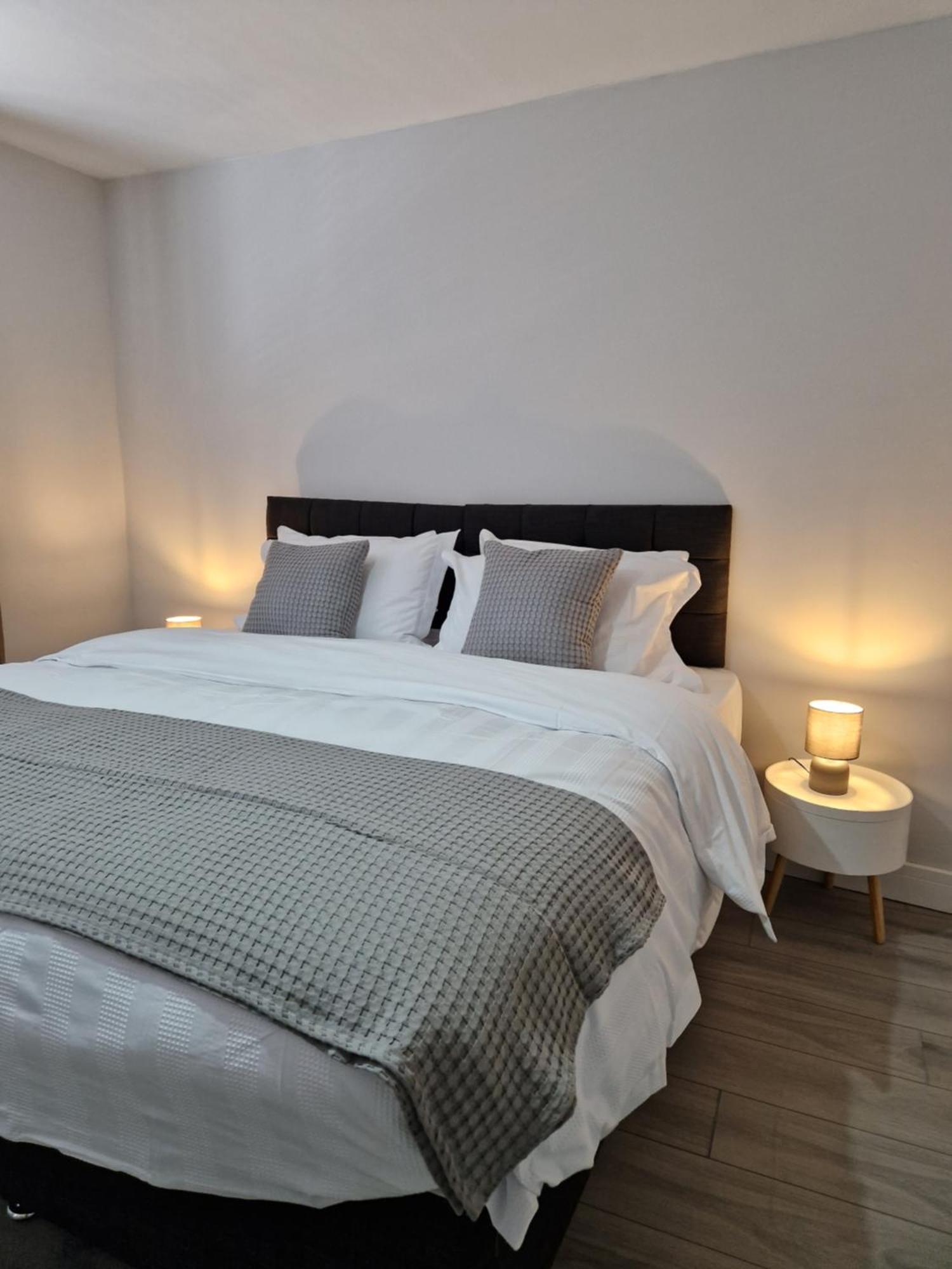 Stylish 2 Bed Home- Short Walk To Tottenham Stadium/Stations London Exterior photo